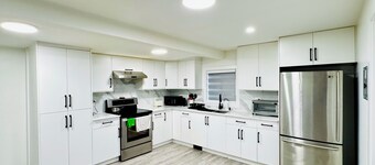 Charming 2-bedroom house with WiFi, AC in fabulous Abbotsford