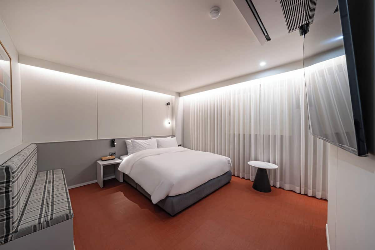 Superior Double Room, City View | Desk, laptop workspace, free WiFi