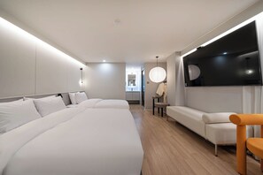 Tomannsrom – executive, byutsikt | Skrivebord, skrivebord for bærbar PC og wi-fi (inkludert)