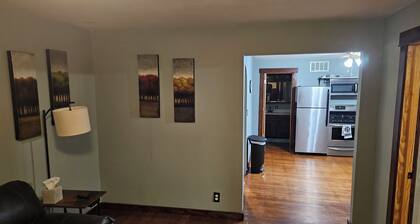 Charming 2-bedroom house with WiFi, AC in delightful Haigler