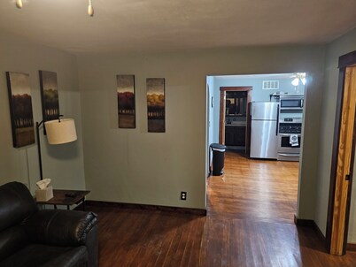 Charming 2-bedroom house with WiFi, AC in delightful Haigler