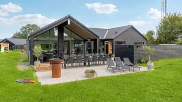 House | Tempat makan luar