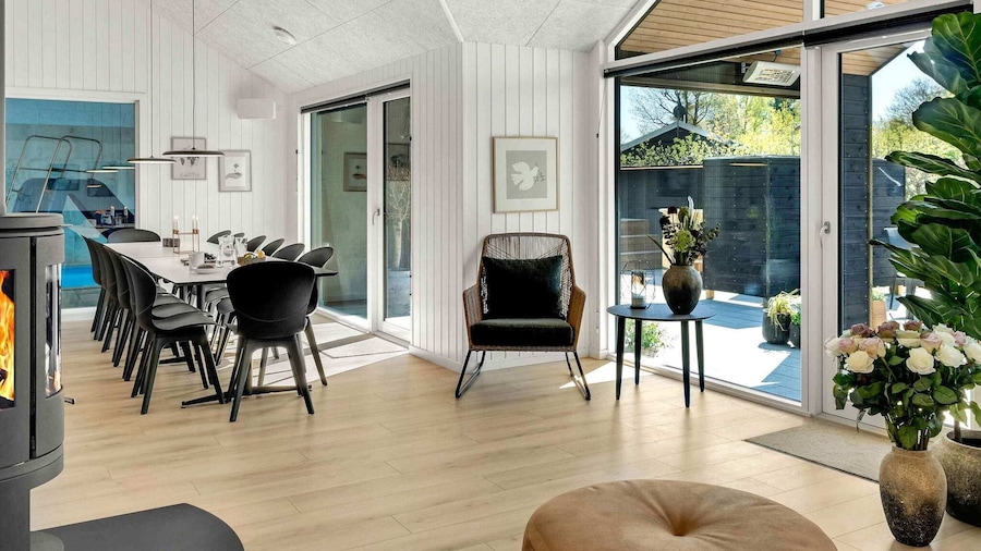 5 Star Holiday Home in Dronningmolle