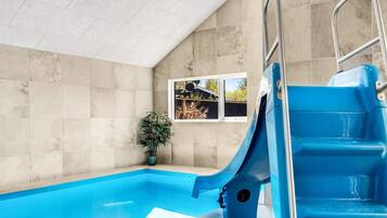 Talo | Uima-allas | Sisäuima-allas, ulkouima-allas