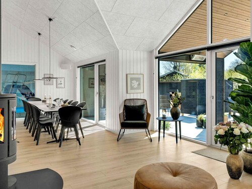 5 Star Holiday Home in Dronningmolle