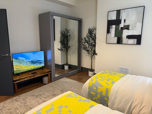 3 makuuhuonetta, silitysrauta/-lauta, Wi-Fi, vuodevaatteet