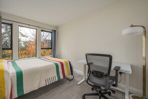 2 Schlafzimmer, Schreibtisch, Bügeleisen/Bügelbrett, kostenloses WLAN