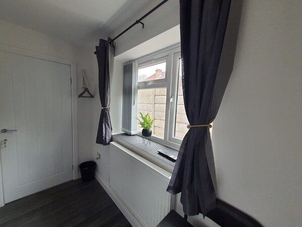Interior - Private Room, Sleeps 2 with Ensuite & Parking (Birmingham)