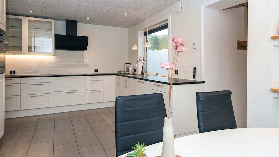 6 Person Holiday Home in Ansager