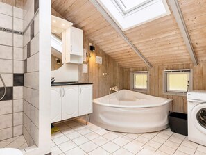 House | Bathroom - 4 Star Holiday Home in Nysted (Nysted)