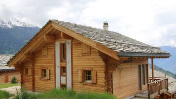 Chalet | Exterior