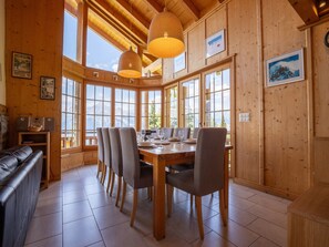 Chalet | Ruokailu