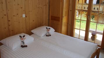 Chalet | 4 bedrooms, individually furnished, bed sheets