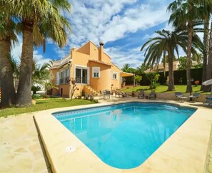 ヴィラ | プール