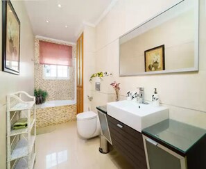 ヴィラ | バスルーム