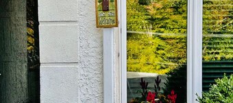 Sophia's Flat B-No Step/ Pet Friendly at Quiet & Peaceful Suburb