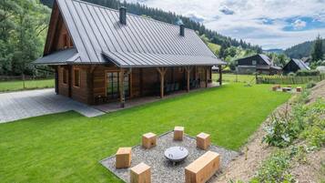 Villa | Outdoor dining