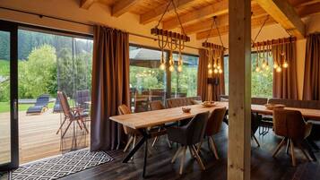 Villa | Restaurantes