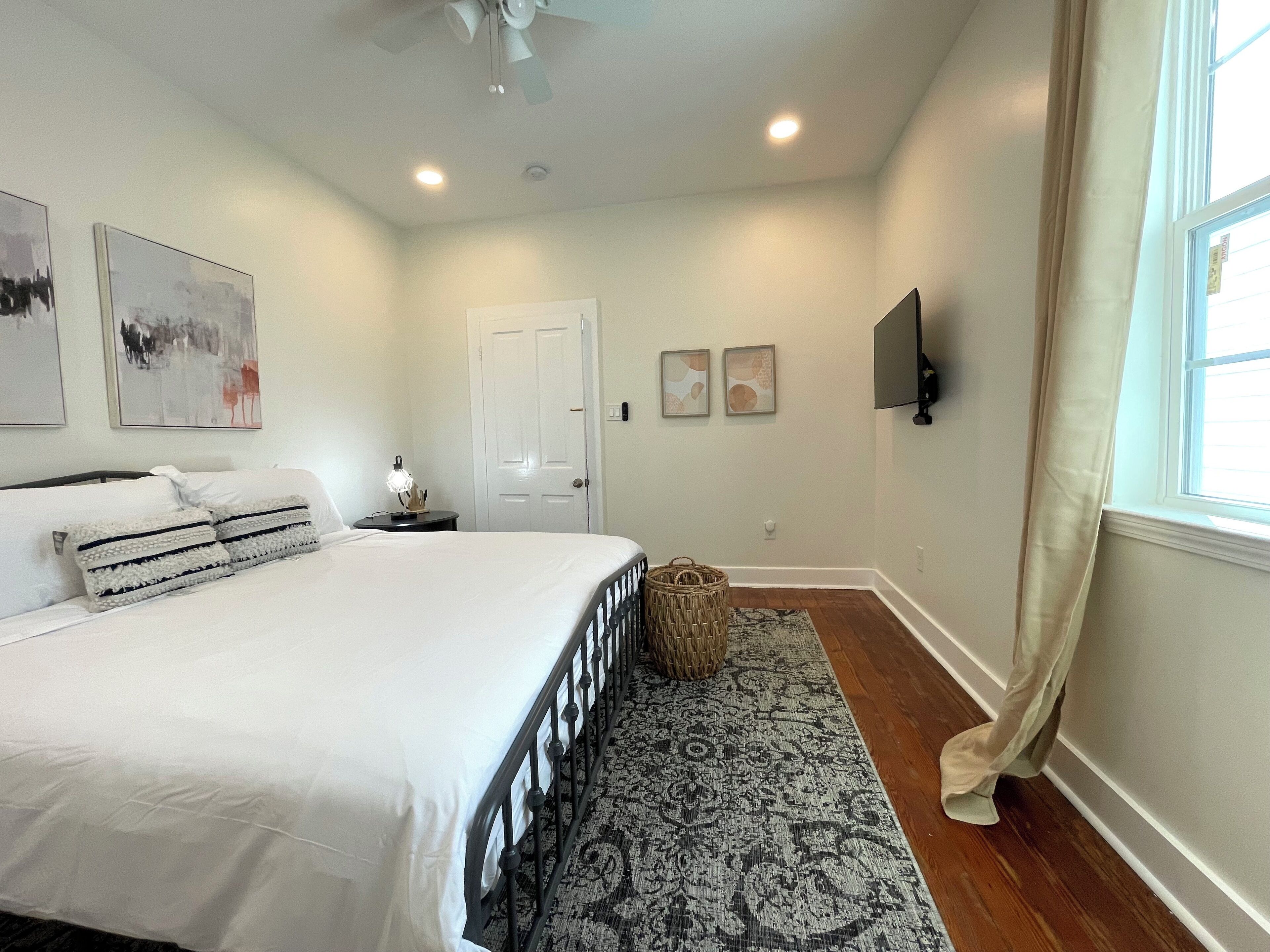 3 bedrooms, iron/ironing board, free WiFi, bed sheets