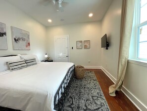 3 chambres, fer et planche à repasser, Wi-Fi gratuit, draps fournis