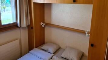 Apartment | 3 bedrooms, individually furnished, bed sheets