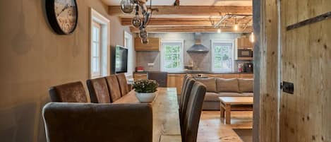 Villa | Dining