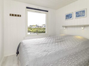 Nhà | 2 phòng ngủ, trang bị nội thất với thiết kế riêng biệt 