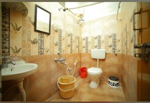 Ducha, toallas, jabón, shampoo