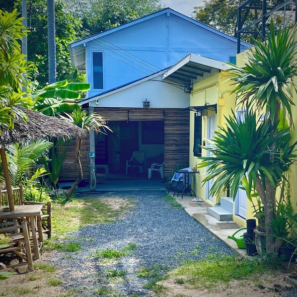 Exterior - Ozone Beach House & Rooms (Ko Lanta)