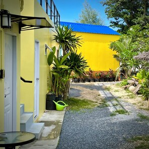 Standard Double Room, Garden View - Ozone Beach House & Rooms (Ko Lanta)
