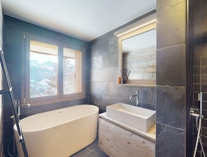 Chalet | Bathroom