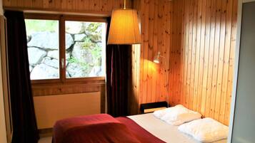 Apartment | 3 bedrooms, individually furnished, bed sheets