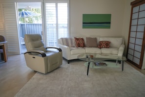 TV - Cozy 2-bedroom condo in peaceful Rancho Mirage with WiFi, AC (Rancho Mirage)