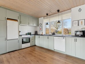 Køleskab, mikrobølgeovn, ovn, opvaskemaskine