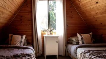 2 bedrooms, desk, free WiFi, bed sheets