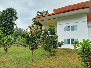 Property grounds - GJ TOUR
Cozy homestay in beautiful Pangmapha, Tham Lot with AC. (Pang mapha,)