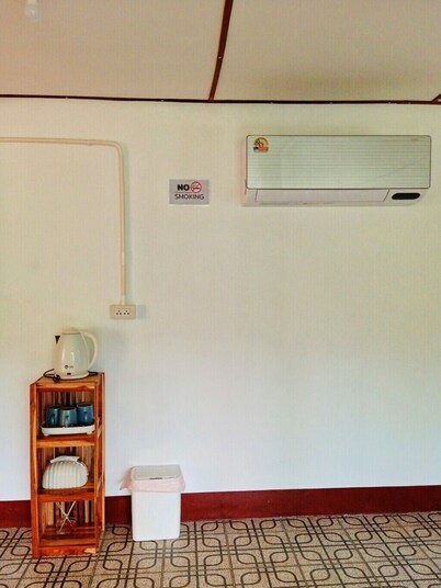 GJ TOUR
Cozy homestay in beautiful Pangmapha, Tham Lot with AC.