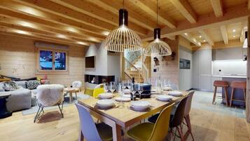 Chalet | Dining
