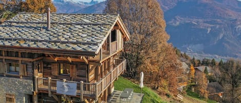Chalet | Exterior
