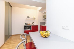 Microwave, oven - Romantic getaway with equipped kitchen. (Tallinn)
