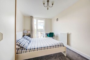 Desk, iron/ironing board, travel cot, WiFi