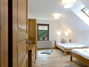 Apartment | 3 bedrooms, individually furnished, bed sheets
