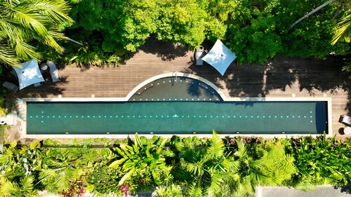 Modern, 3-bed, 3-Bath, Plantation-Style Villa in the Heart of Town