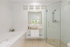 Shower, jetted bath, hair dryer, towels