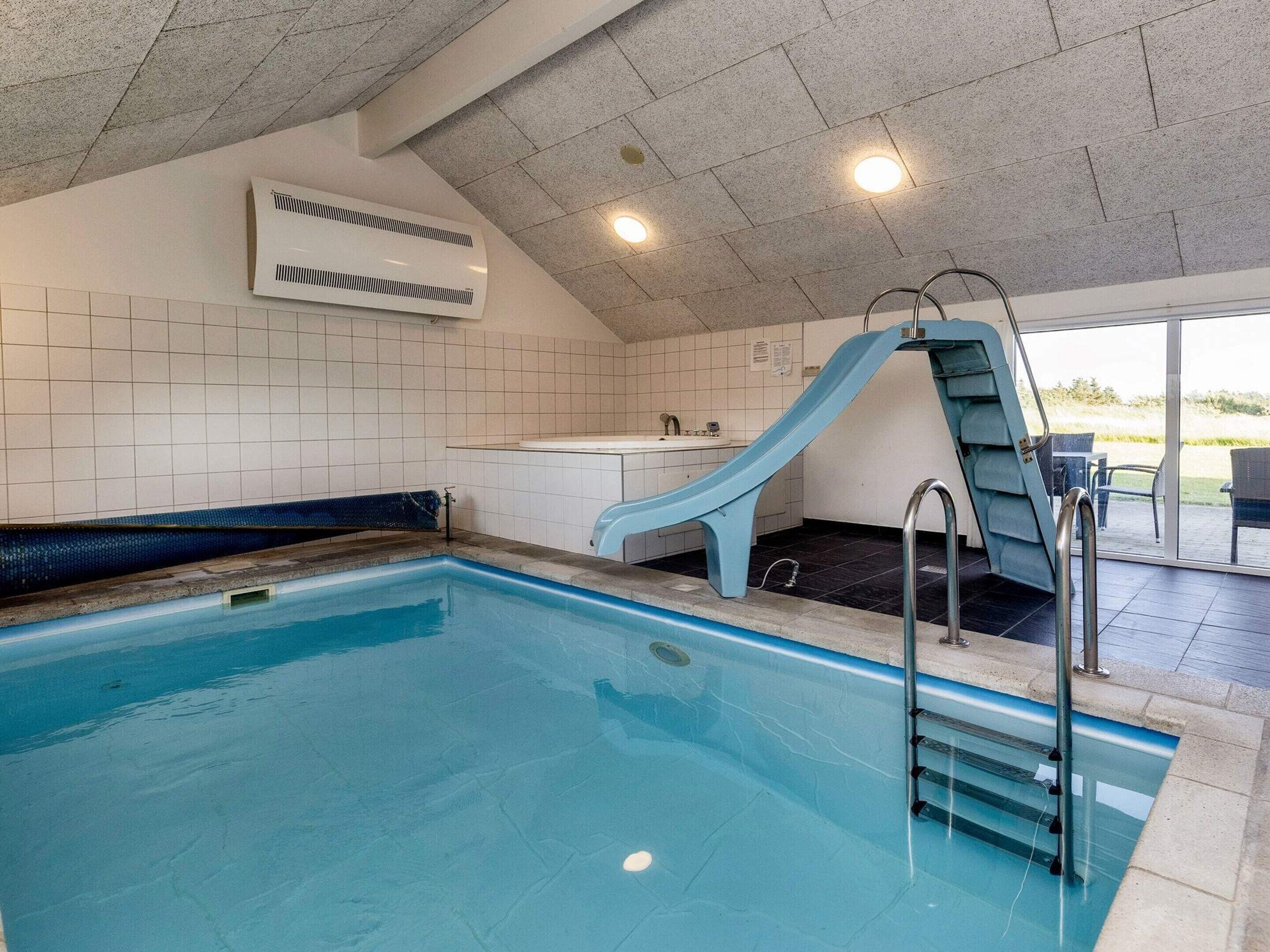 House | Pool