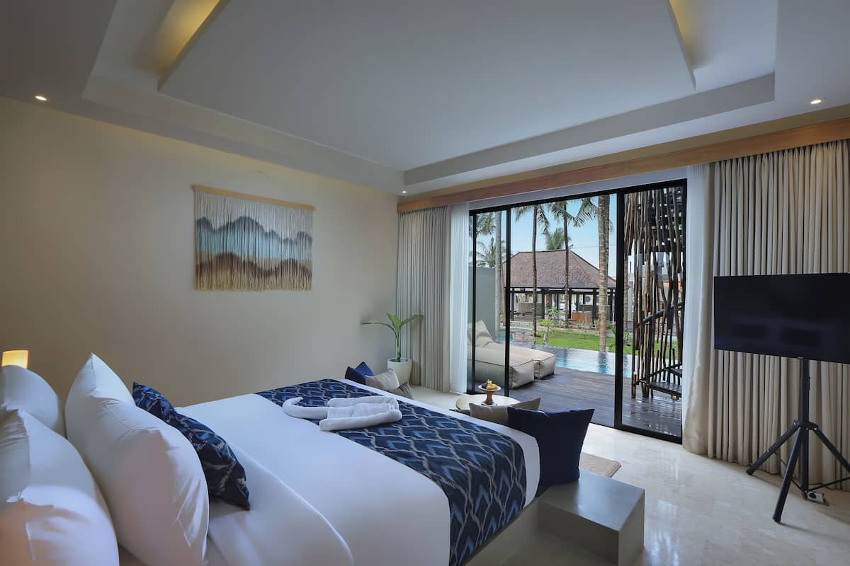 Rooftop Ocean View Suite with Pool Access | 정원 전망