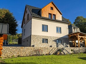 Villa | Exterior - Spacious Villa With Swimming Pool (Dolní Podluží)