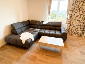 Villa | Living area - Spacious Villa With Swimming Pool (Dolní Podluží)