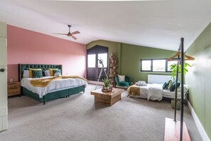 4 bedrooms, iron/ironing board, WiFi, bed sheets