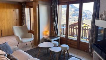 Apartment | Living area